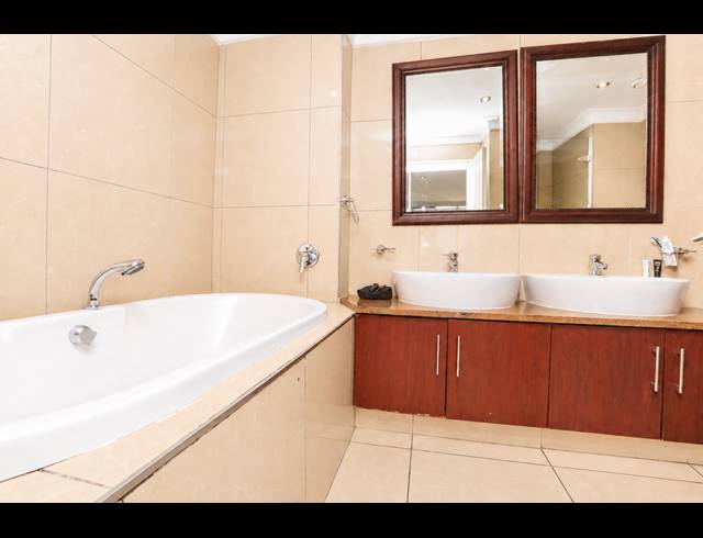 2 BEDROOM APARTMENT FOR SALE IN POINT WATERFRONT